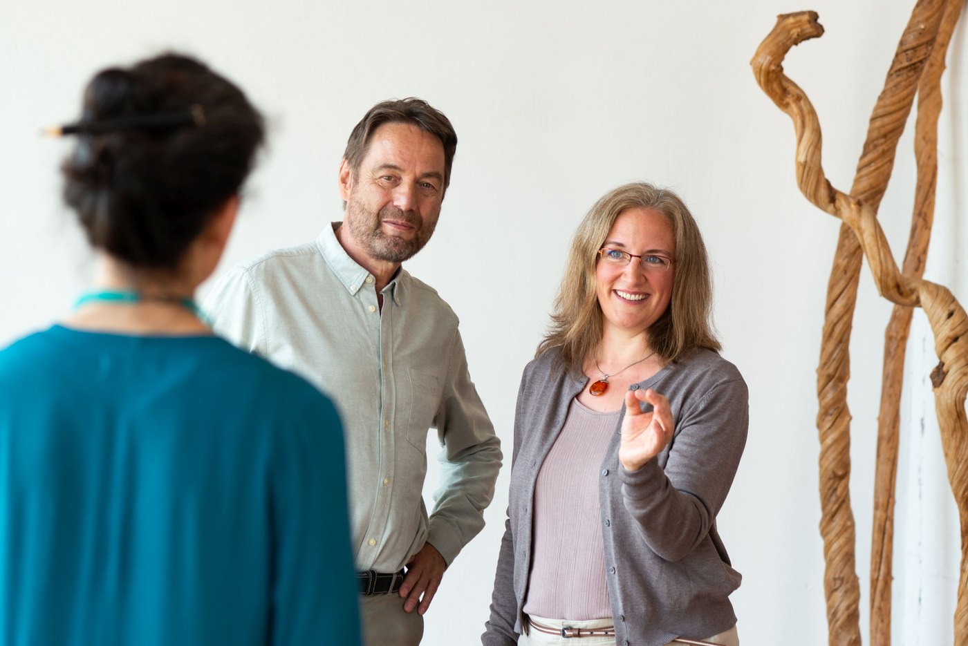 Tina N. Thielemeyer und Andreas Thielemeyer im Seminar mit einer Teilnehmerin